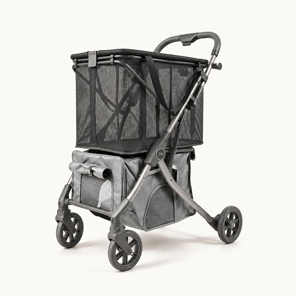 Strolee Lower Pet Carrier - Shadow an einem Einkaufswagen.