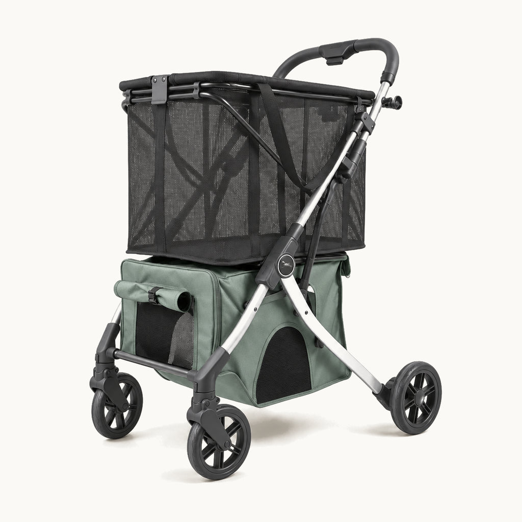 Strolee Lower Pet Carrier - Sage an einem Einkaufswagen.